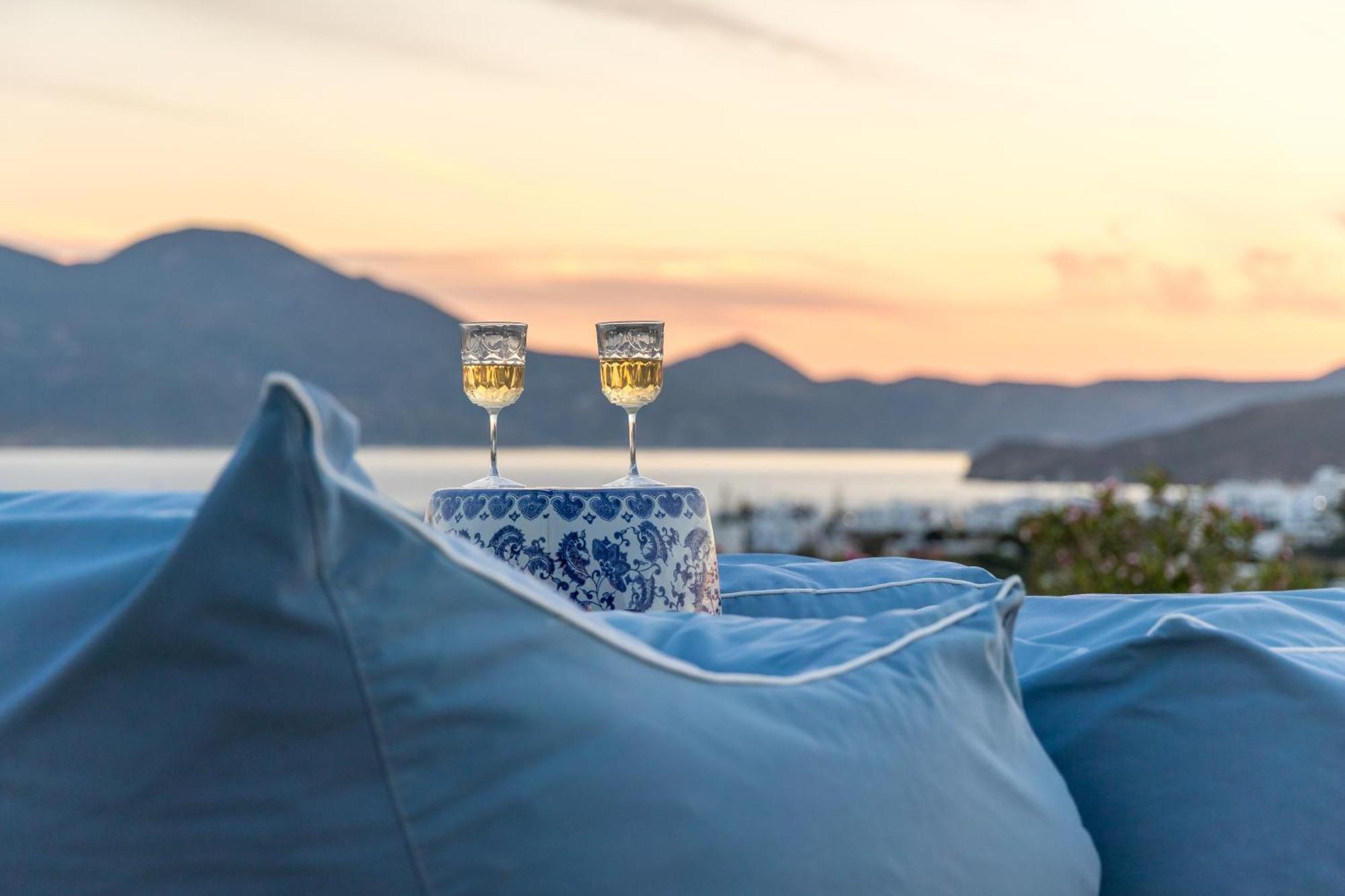 Blu Suites And Studios Adamantas  Dış mekan fotoğraf